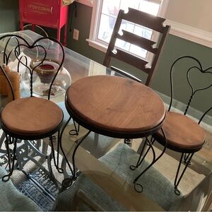 Elegant Black and Brown Bistro Set